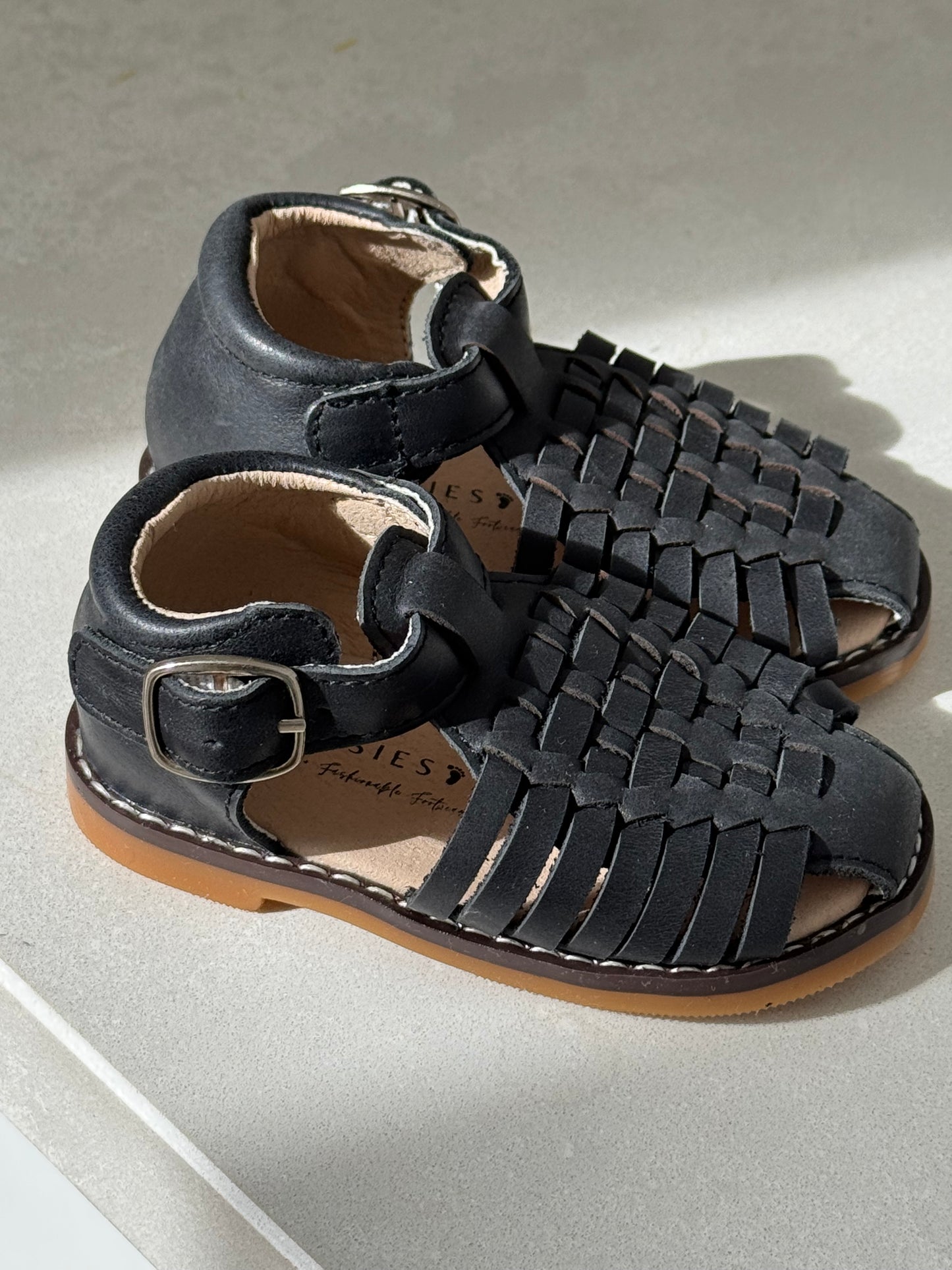 Milo Sandals - Black